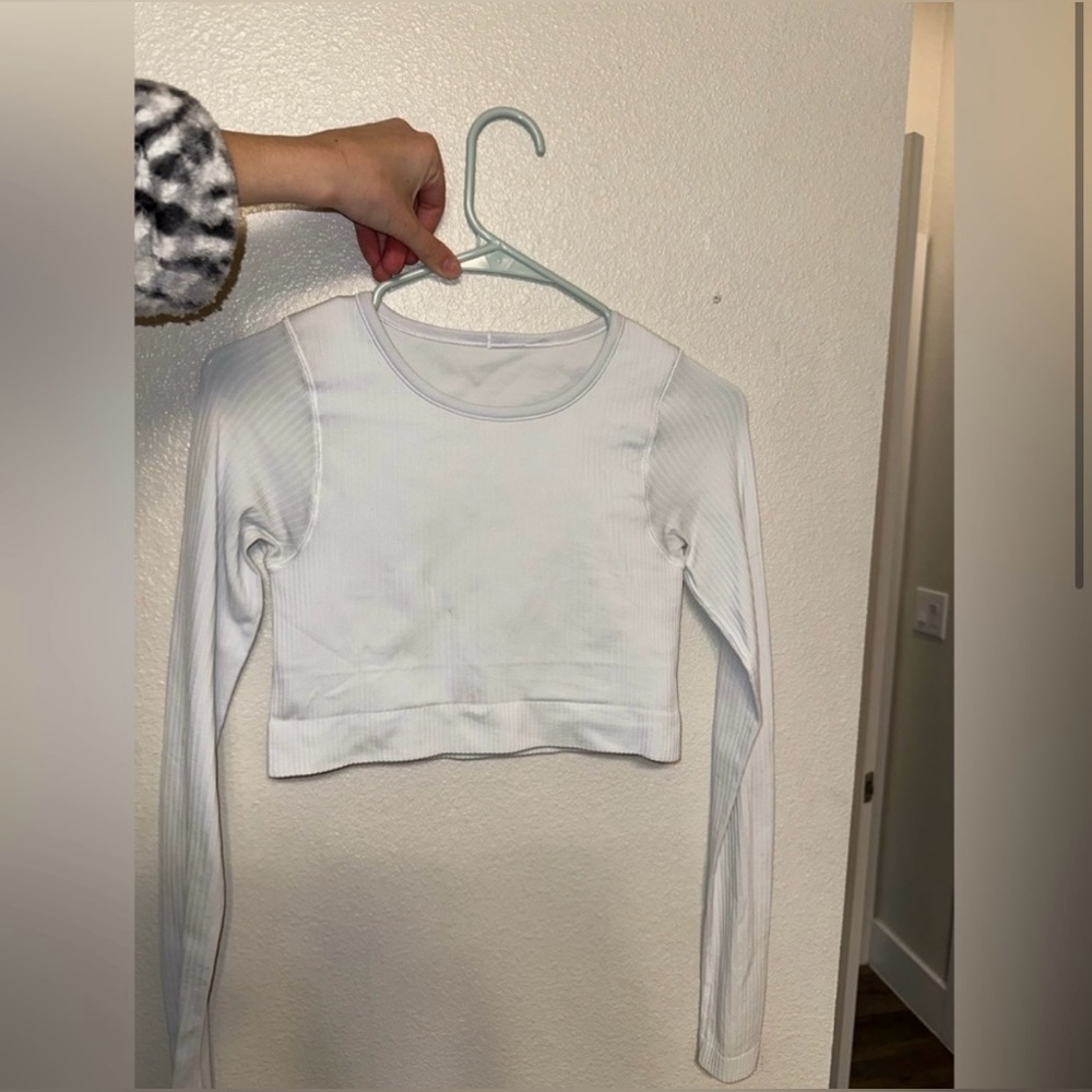 Lululemon Ebb to Street top